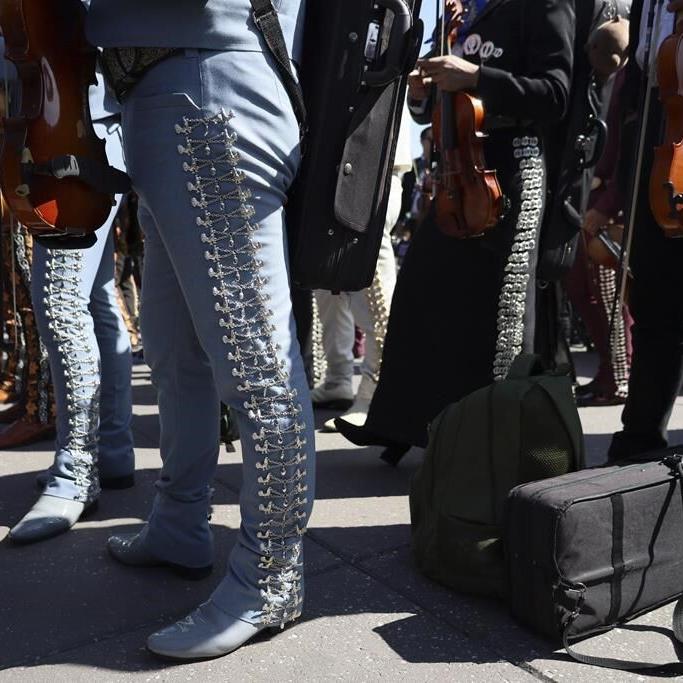 More than 1,000 mariachis belt out classics like 'Cielito Lindo' in a Mexico City plaza